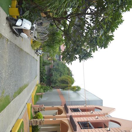 Manora Apartment Talisay  Exterior foto