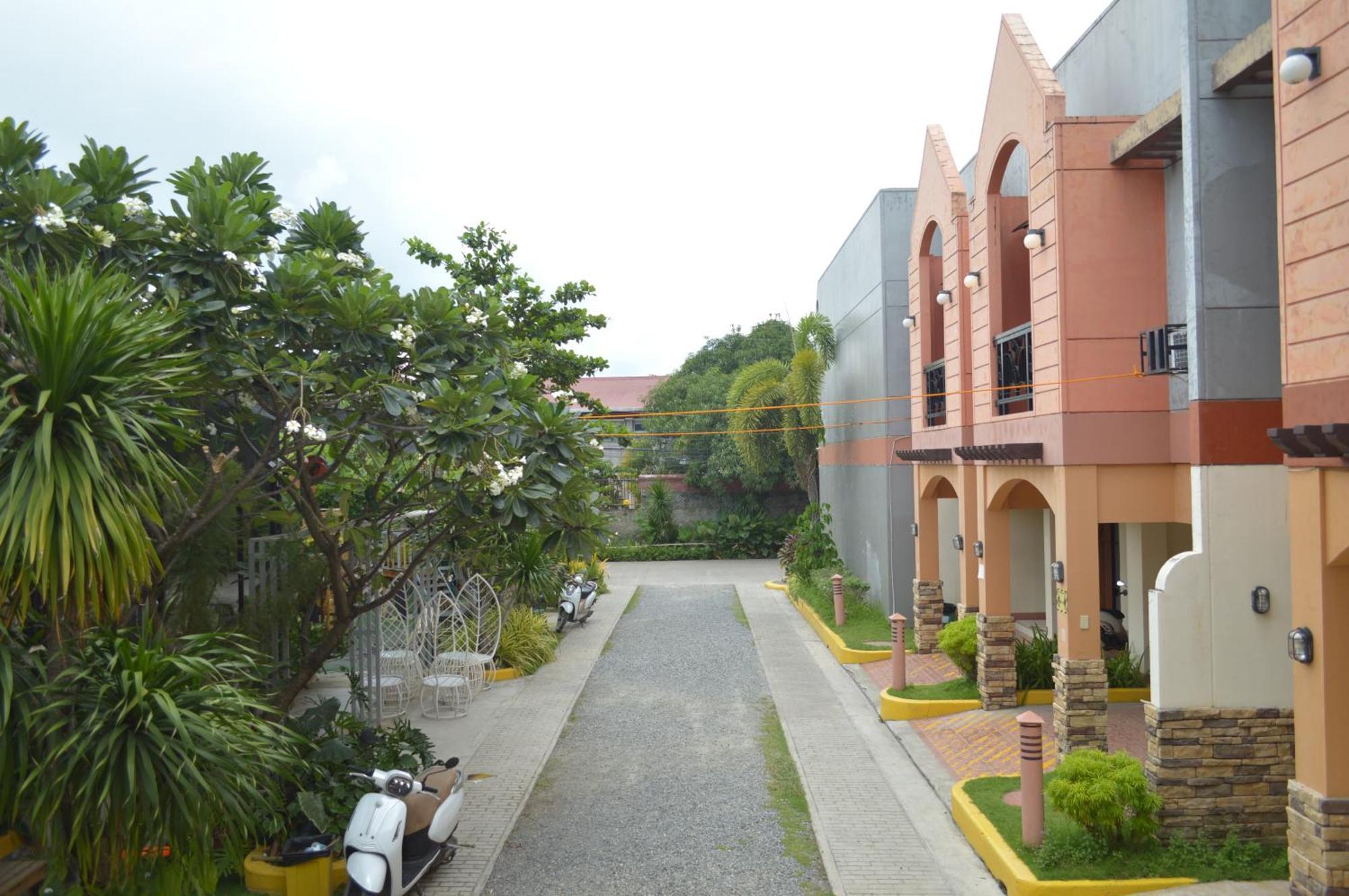 Manora Apartment Talisay  Exterior foto