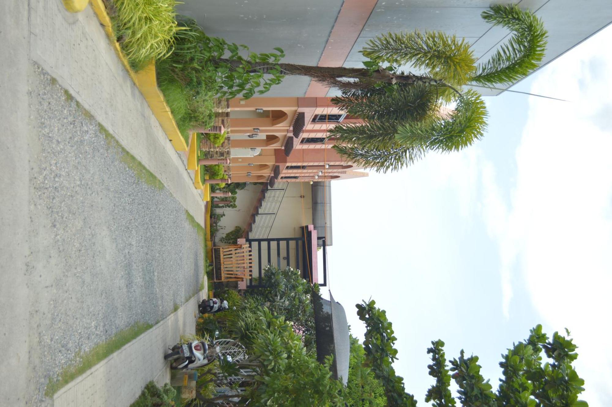 Manora Apartment Talisay  Exterior foto