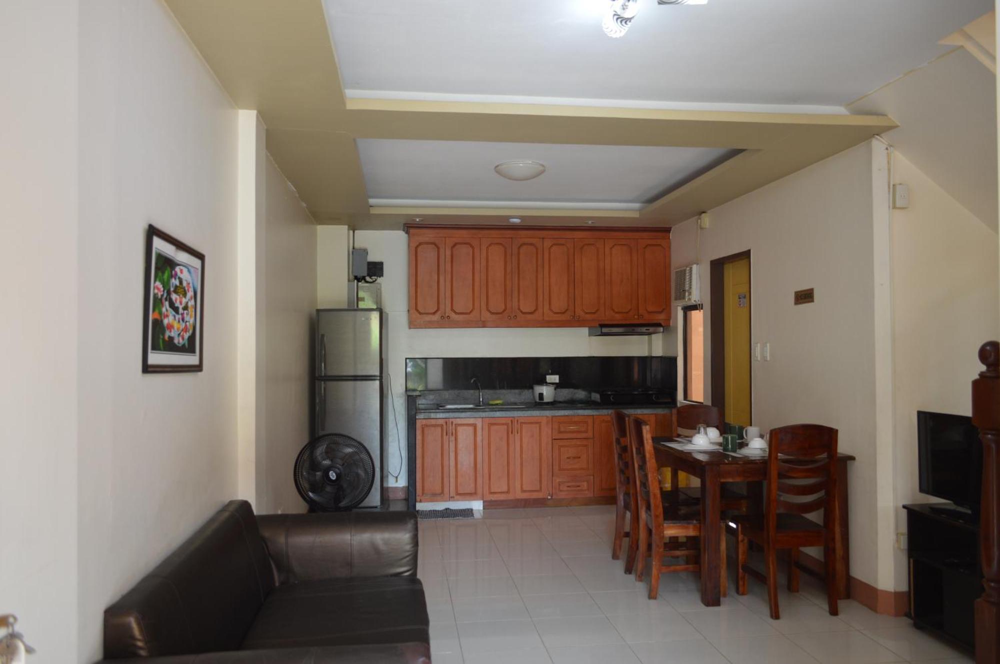 Manora Apartment Talisay  Exterior foto